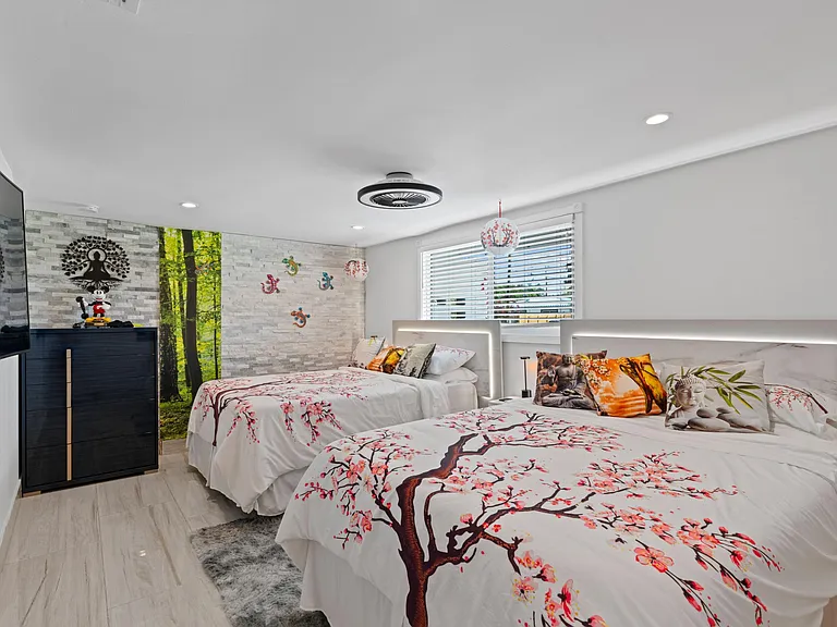 3705 NE 16th Ave — Photo 15