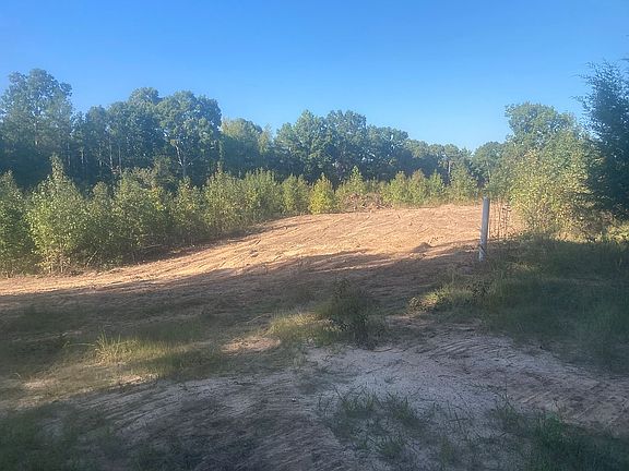 5th image of 825 Antler Dr