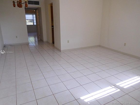 3rd image of 20230 NE 2nd Ave APT U17