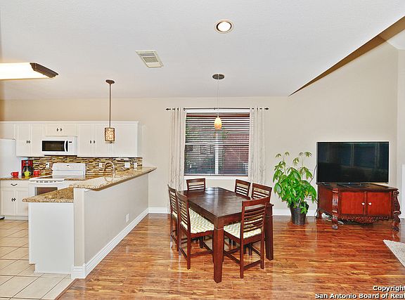 4th image of 24907 Crescent Trce