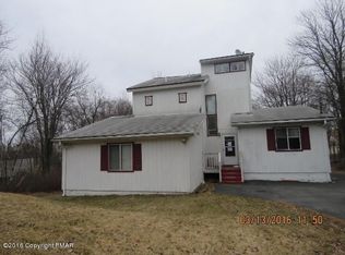 199 Tumbleweed Dr, Long Pond, PA 18334