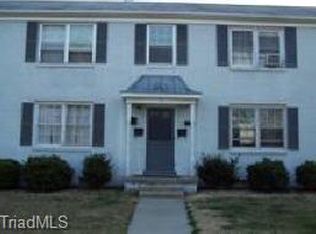 1400 Roslyn Dr, Burlington, NC 27215