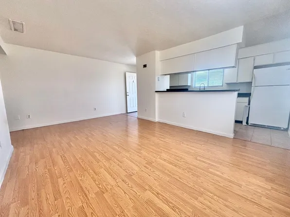 117 & 113 General Arnold St Ne, 117 & 113 General Arnold St NE #117-C, Albuquerque, NM 87123