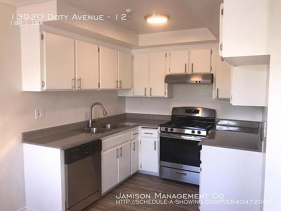 4th image of 13920 Doty Ave #12