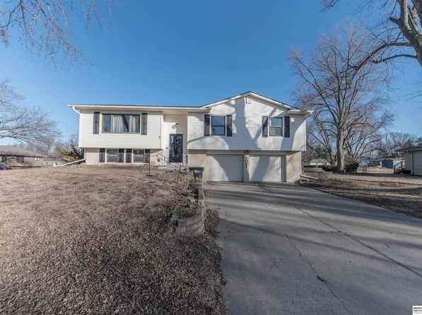 4021 N 95th St, Omaha, NE 68134