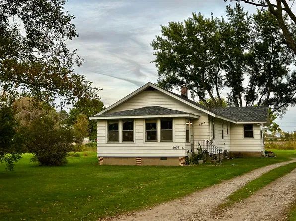 5037 Washington Ave, Saint Joseph, MI 49085