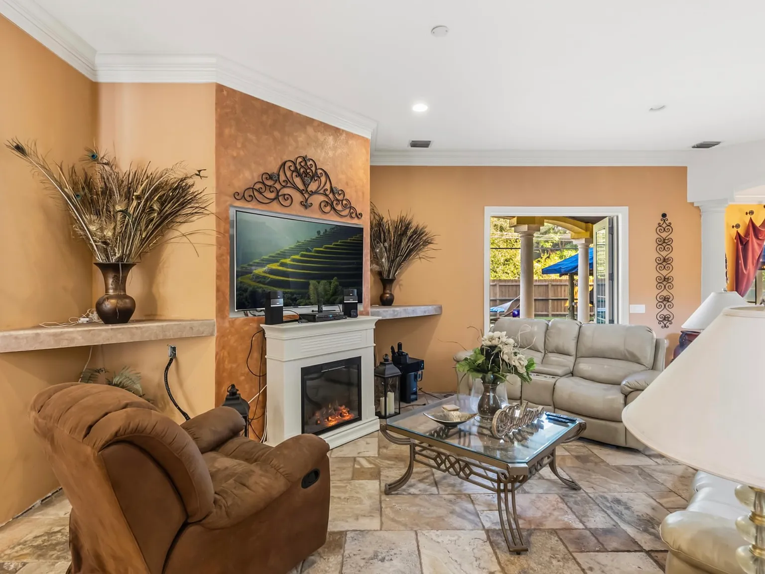 5 bed, 4.5 bath, 4106 sqft, $10,500 — Photo 3
