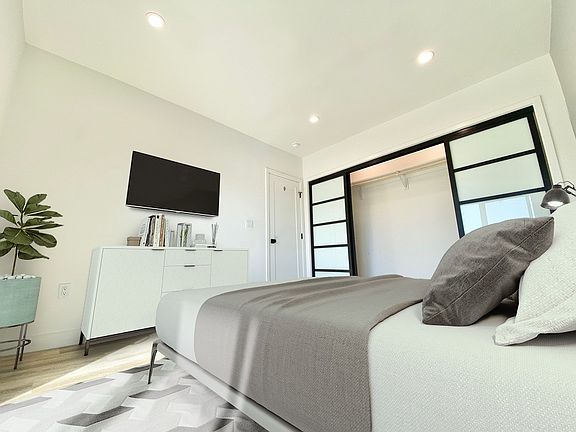 4th image of 6350 Willoughby Ave APT 1