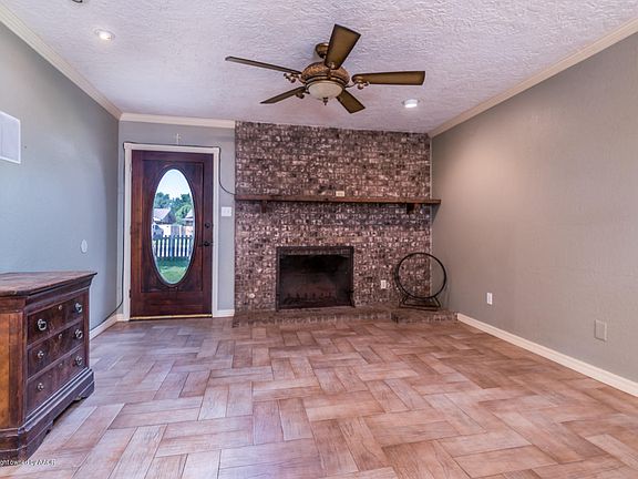 3rd image of 3411 Teckla Blvd