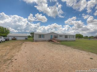 201 Starburst Trl, Seguin, TX 78155
