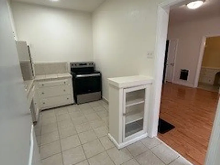2175 Chestnut Ave — Photo 4
