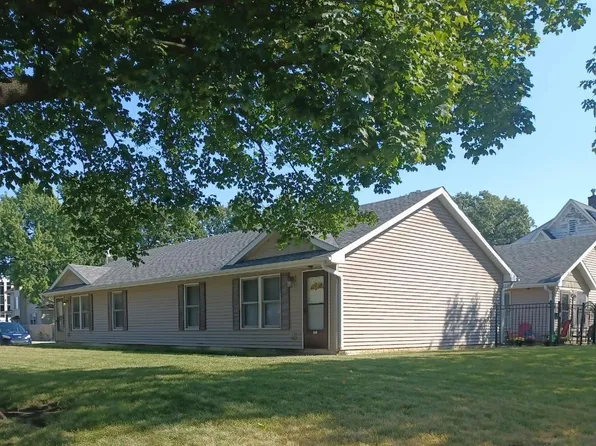 126 W 15th St, Davenport, IA 52803