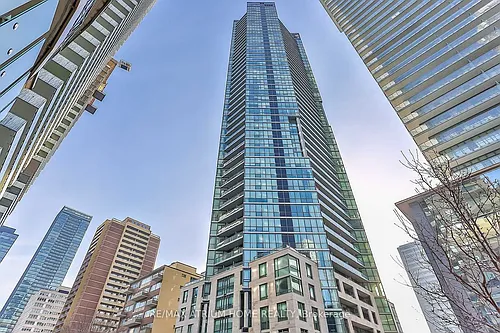 45 Charles St E Photo 1