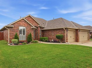 3017 Richfield Ln, Edmond, OK 73013