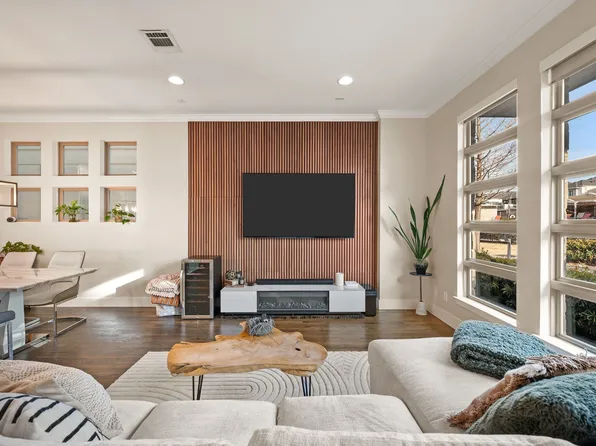 8254 Laflin Ln, Dallas, TX 75231