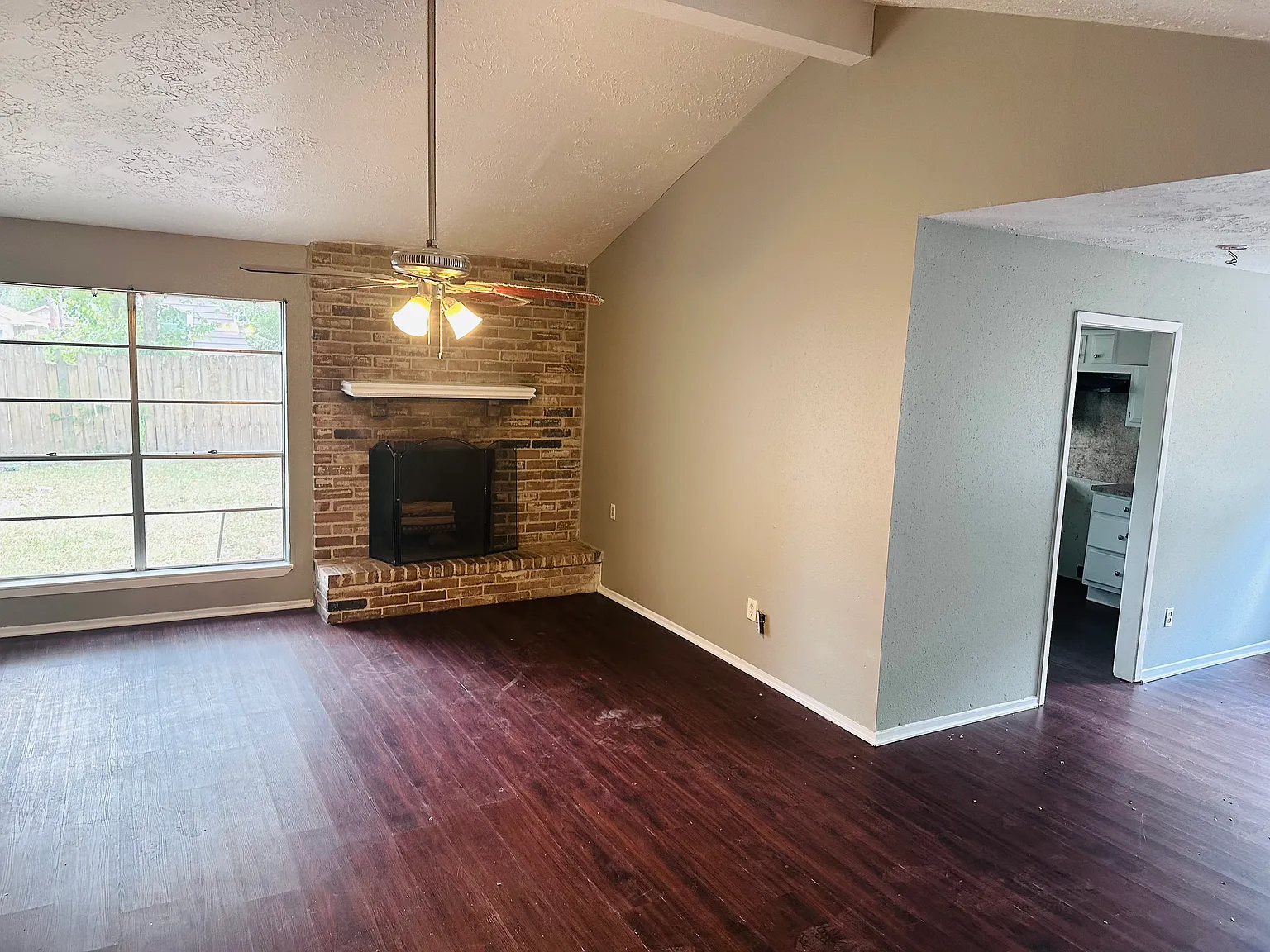 4 bed, 1553 sqft, $1,700 — Photo 3