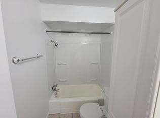 1622 Acoma Dr, Akron, OH 44306