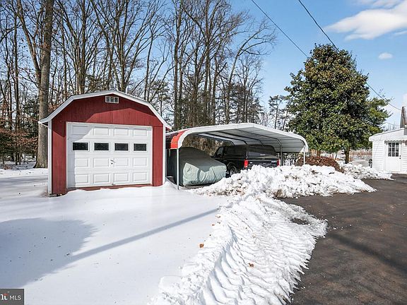 3rd image of 5480 Grinder Rd