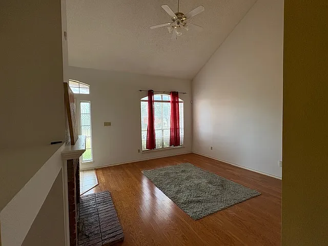603 Harbor Town Dr — Photo 4