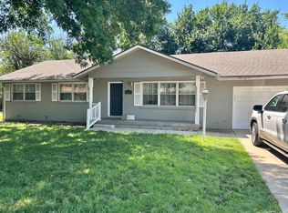 8225 E Peach Tree Ln, Wichita, KS 67207