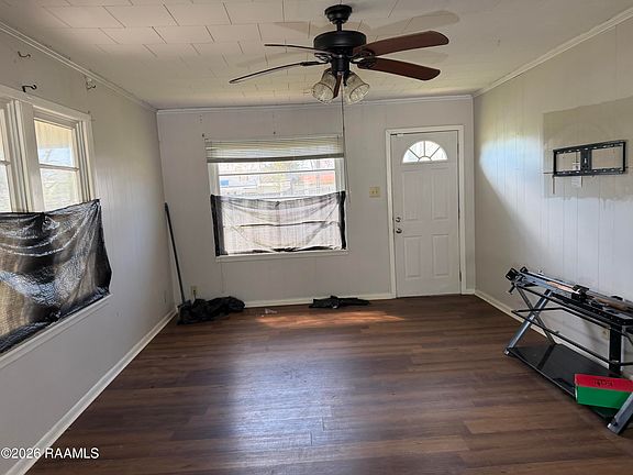 3rd image of 903 Chevis St