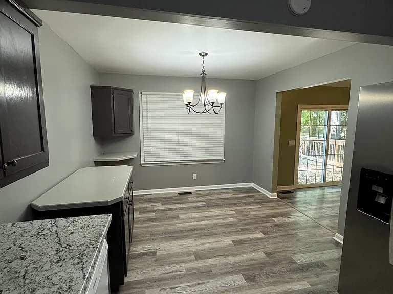 215 Lee Rd — Photo 6