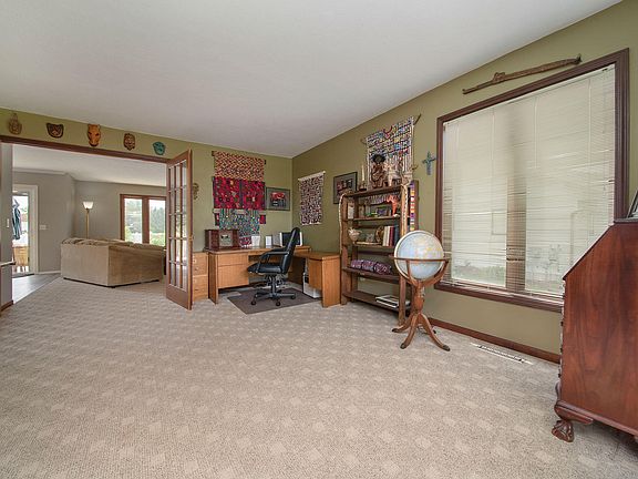 5th image of 9456 Sumac Ave