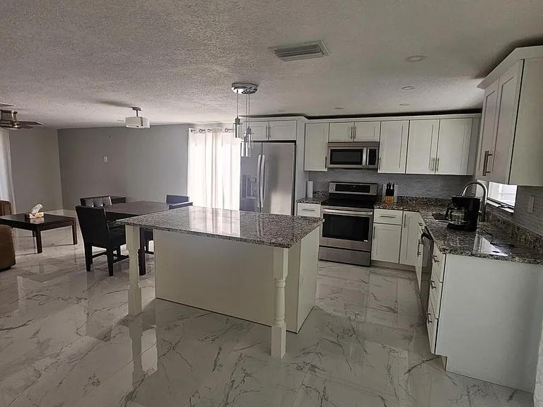 4931A Pompano Dr — Photo 8