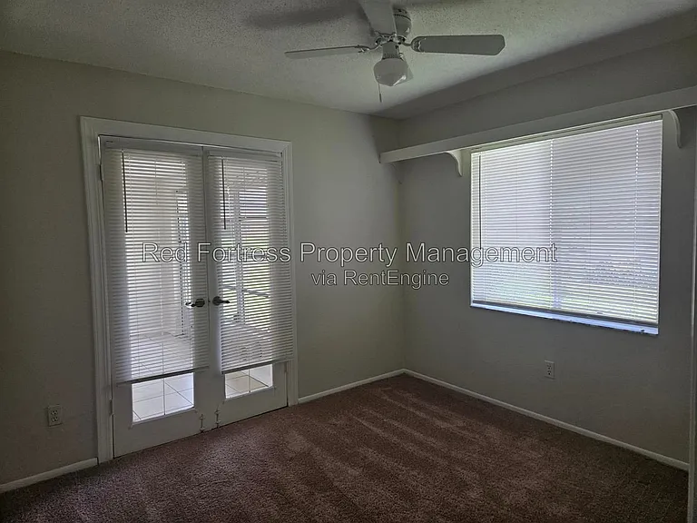 11 SE 20th Ct — Photo 10