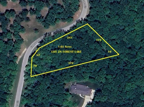 28 Forest Lake Dr, Wright City, MO 63390