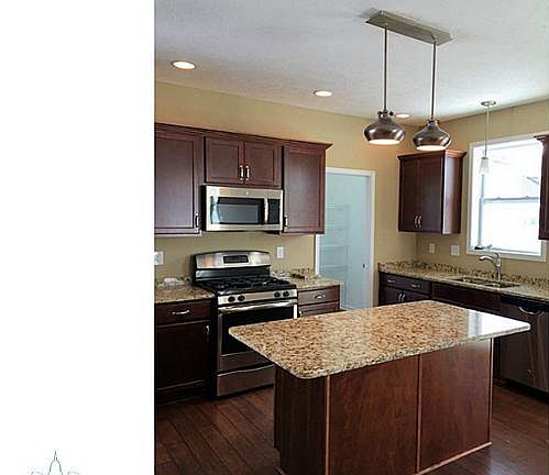 3rd image of 3168 E Hamlet Cir