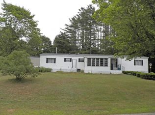 1 Woodgate Cir, Tilton, NH 03276