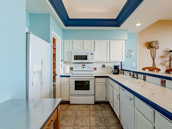 3rd image of 3000 Gulf Blvd APT 106