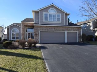 422 Prides Run, Lake In The Hills, IL 60156