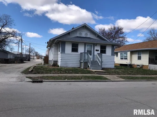 315 N Walnut St, Taylorville, IL 62568