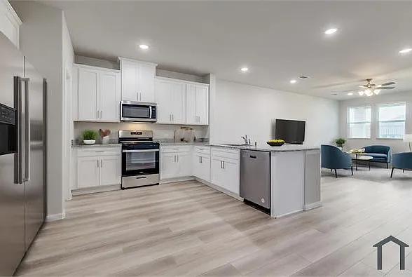 728 Amenduni Ln — Photo 18
