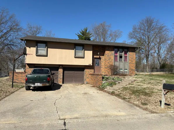 1509 Waterford Dr, Columbia, MO 65203