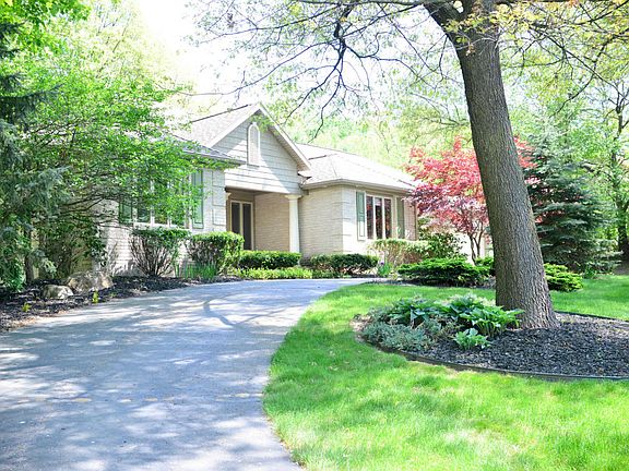 2nd image of 4624 Plateau View Dr NE