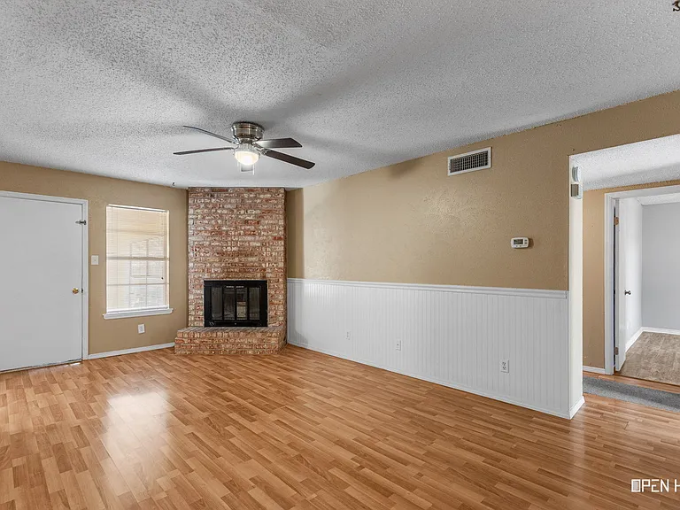 216 Dirks Dr — Photo 3