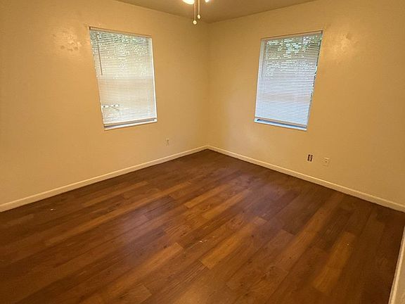 5th image of 2410 Clemons Rd #A