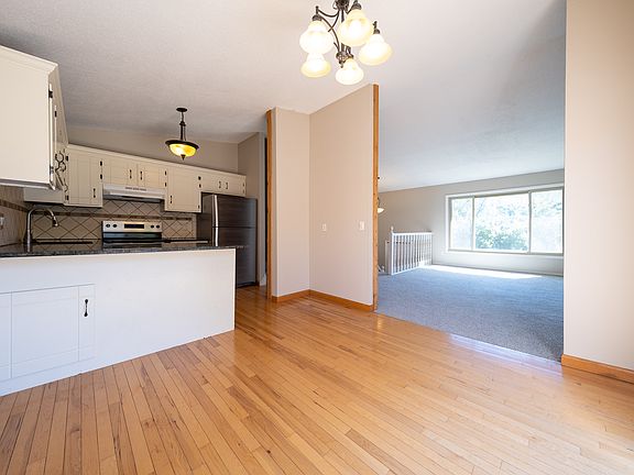 5th image of 16068 Foliage Ave W