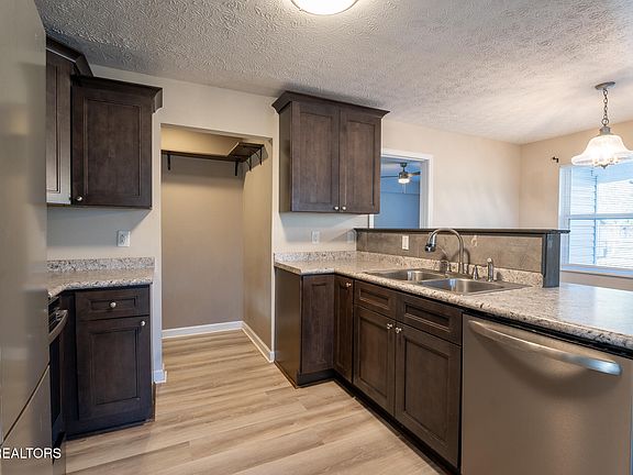 5th image of 205 N 12th St