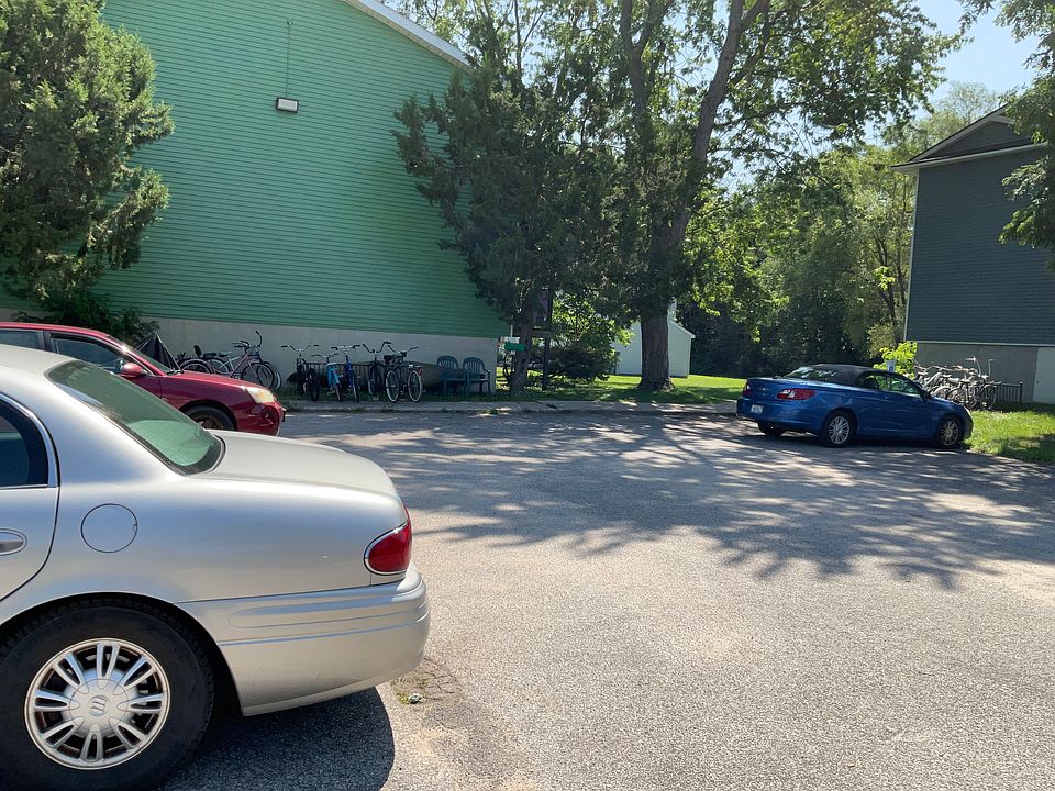 1st image of 814 Centre St