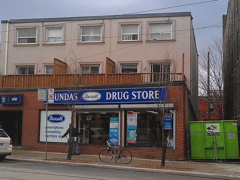 1421 Dundas St W #4 — Photo 6