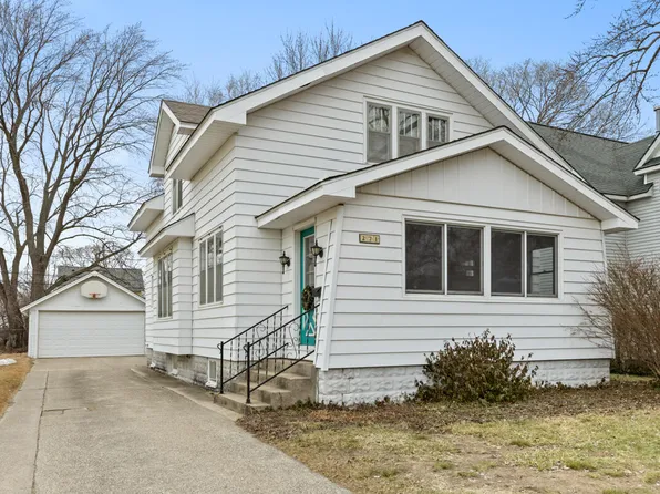 271 W 13th St, Holland, MI 49423