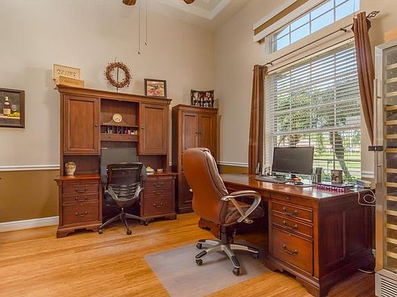 3rd image of 1048 Shadowmoss Cir