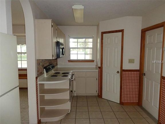 4th image of 1080 Hanford Dr