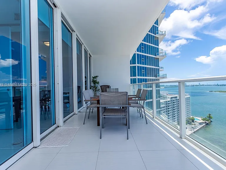 2020 N Bayshore Dr #2005 — Photo 11