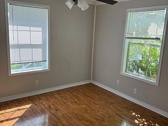 4th image of 728 Atlanta Ave
