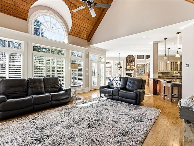 6335 Howell Cobb Ct — Photo 15